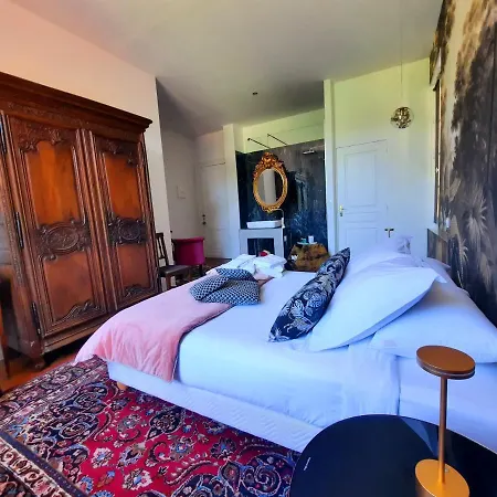 Chateau Tanesse De Tourny Holiday home Bayon