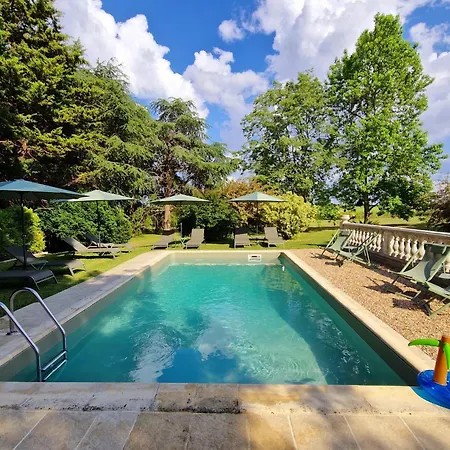 Holiday home Chateau Tanesse De Tourny Bayon
